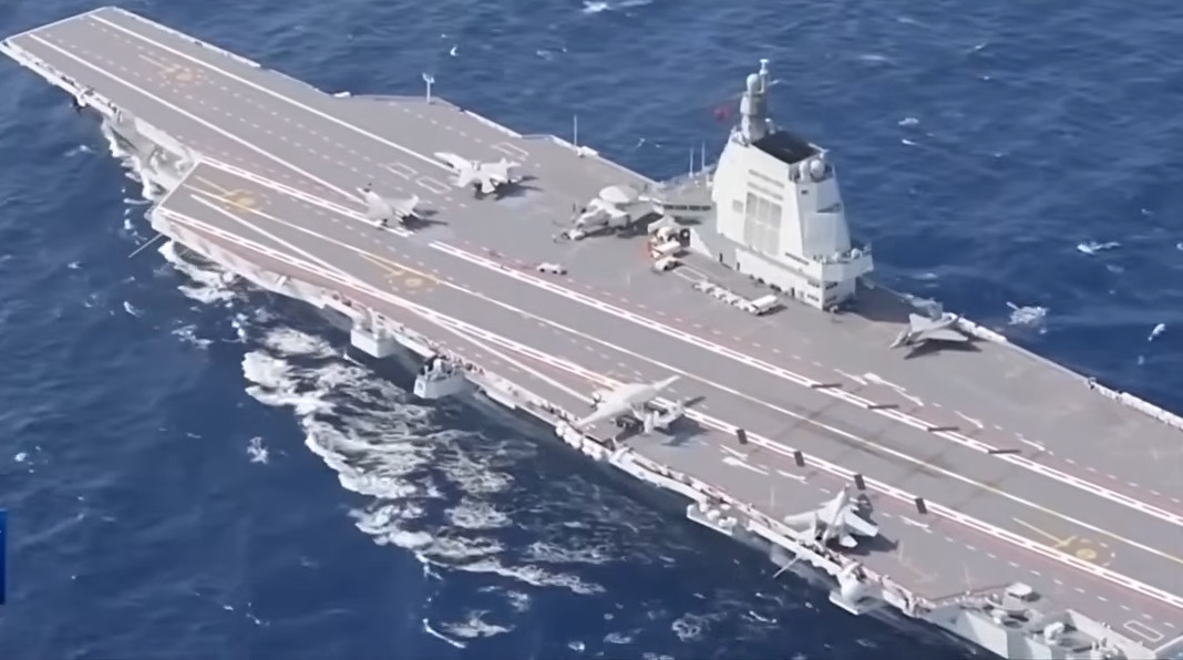 福建舰航空母舰